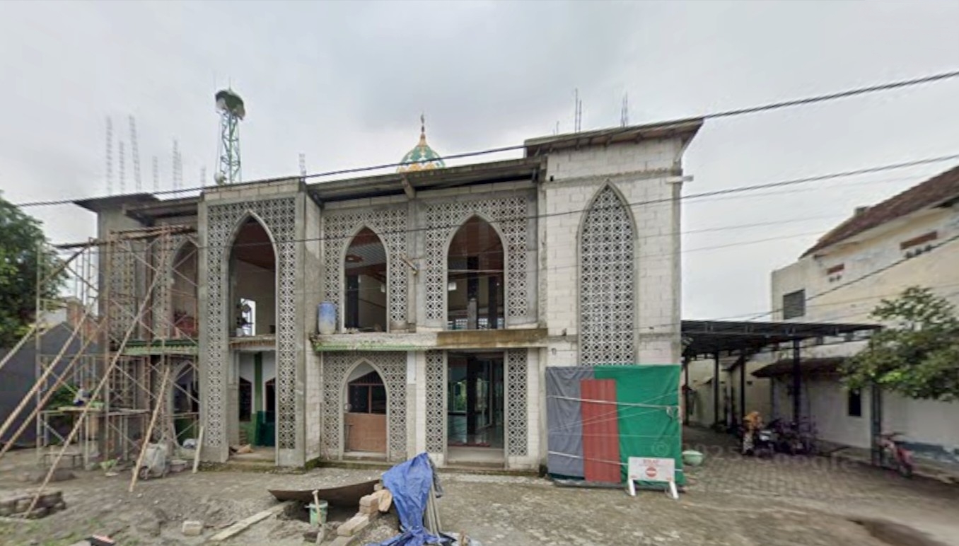Gerakan Resik Resik Masjid Mojokerto melakukan giat bersih bersih masjid di Masjid Al Hidayah